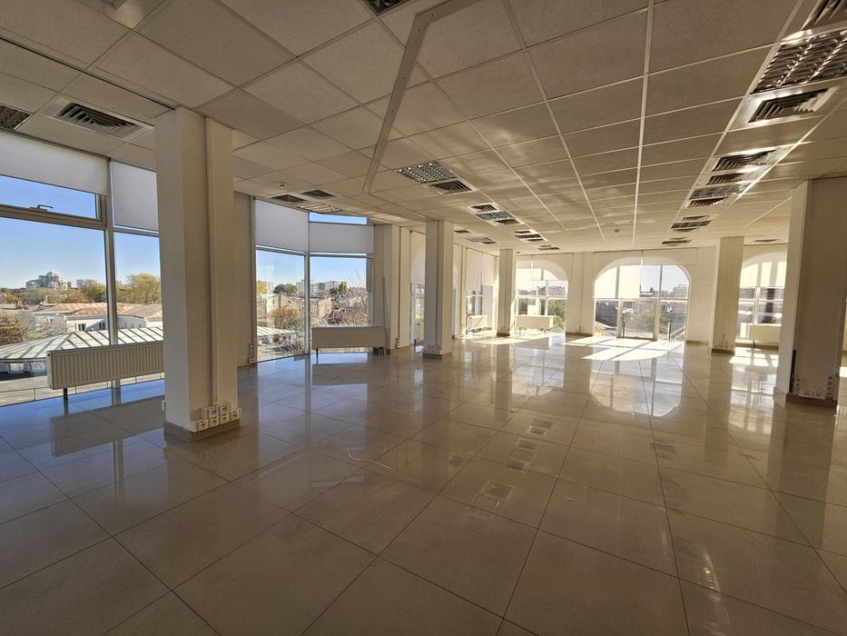 Офис 200кв.м в Центре города   Open Space с панорамным видом.