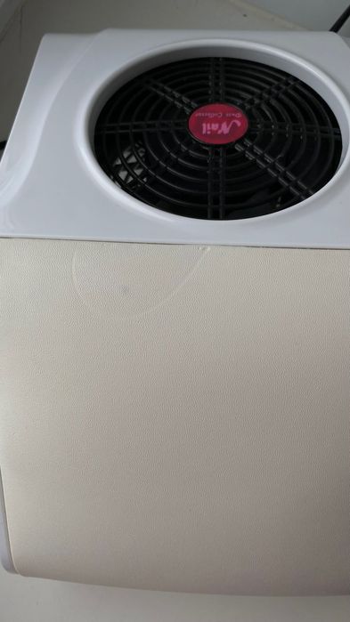 Витяжка для манікюру