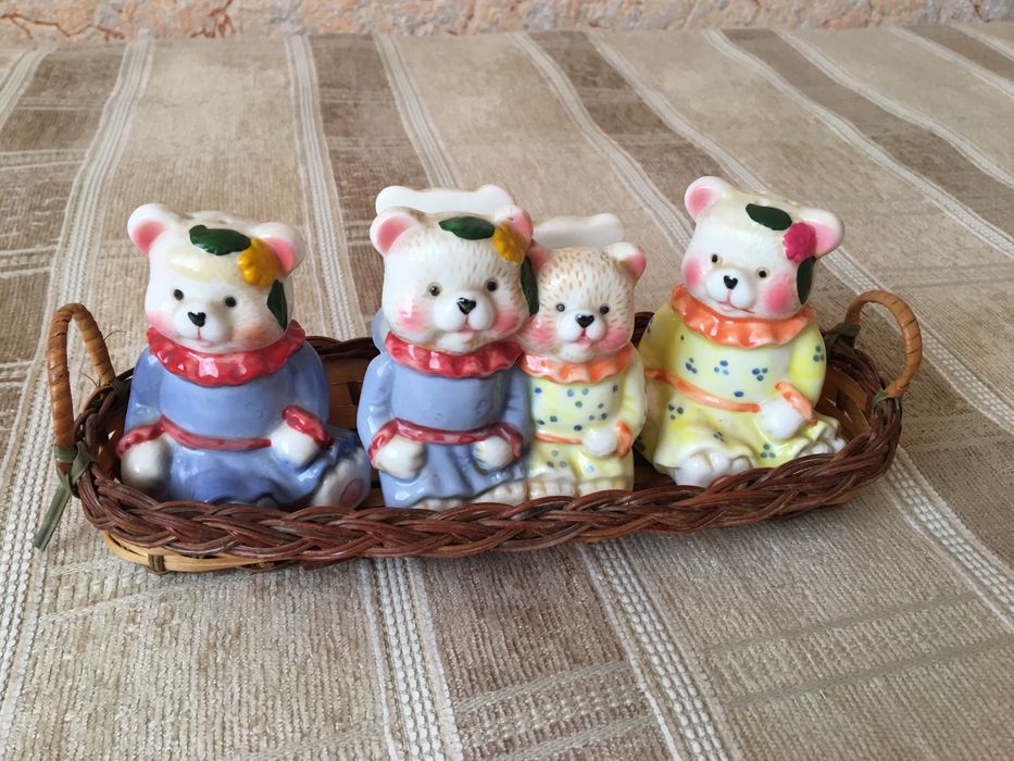 Продам статуэтки: солонка, перечница и салфетница