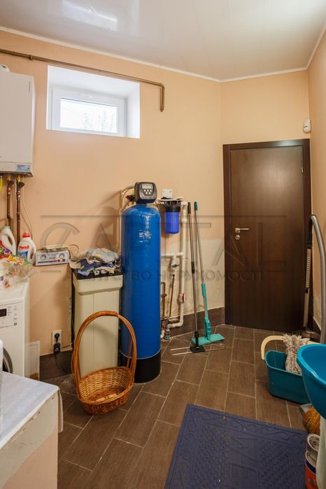 Продаж будинку, Польова , Гора