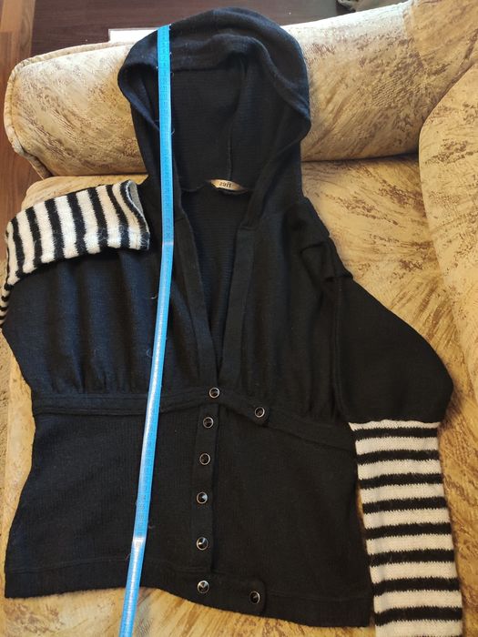 Женская кофта с капюшоном