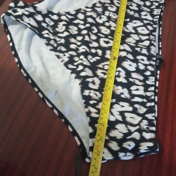 Новий купальник леопардовий , розмір 60-62