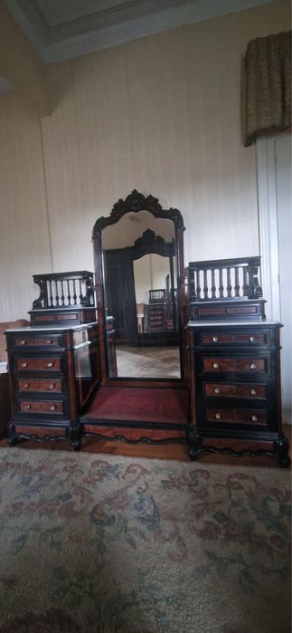 Mobilia de quarto em pau santo