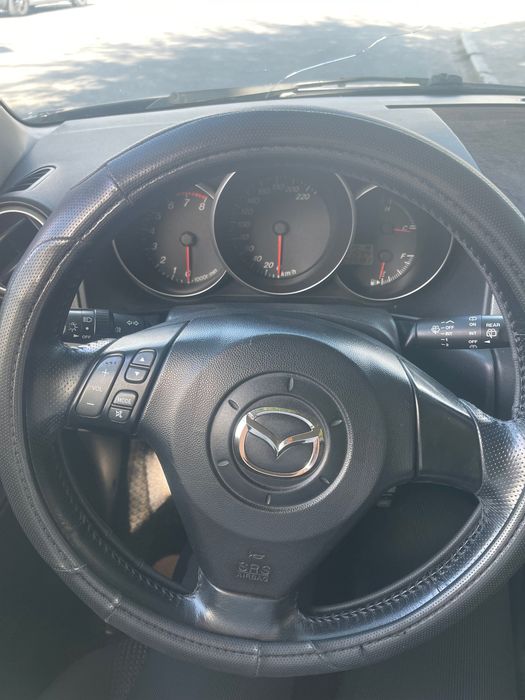 Продам автомобиль Mazda 3