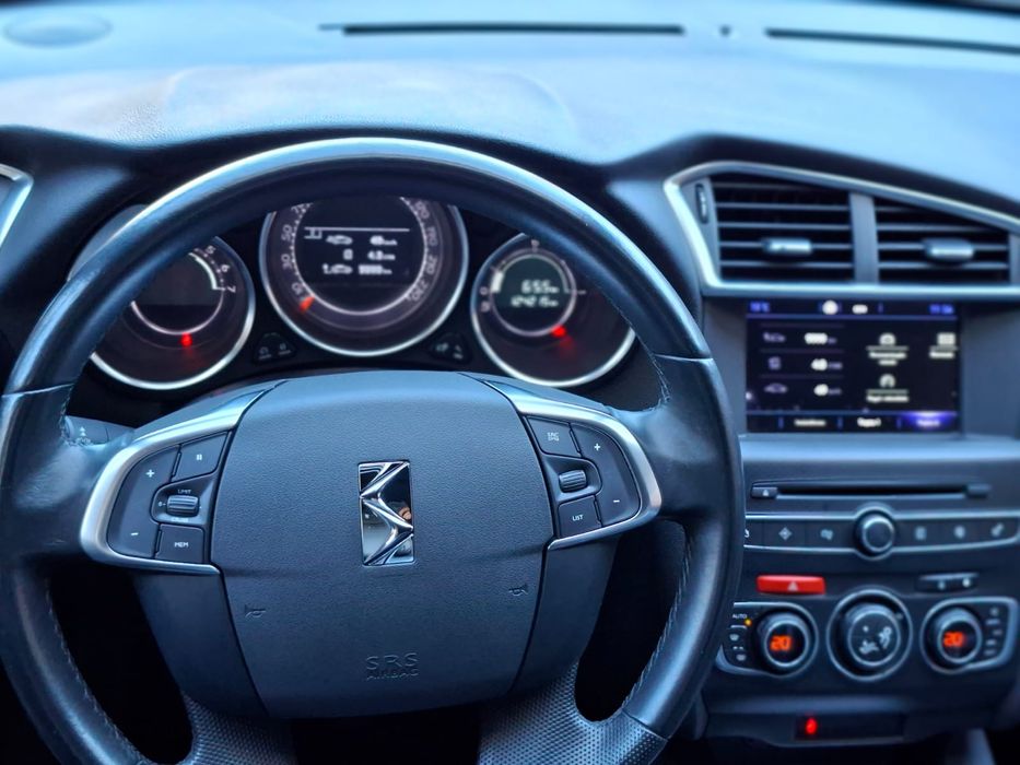 DS4 Crossback com 124 mil km