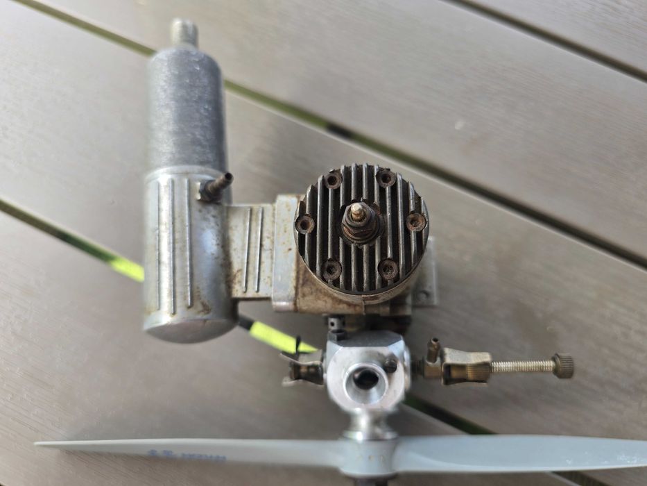silnik spalinowy modelarski
