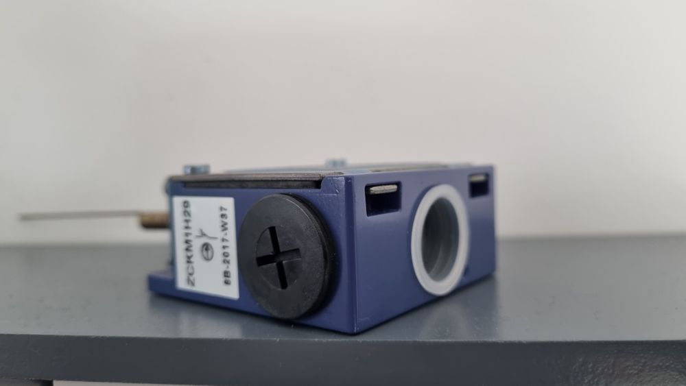 Wyłącznik krańcowy ZCKM1H29 - XCKM106H29 korpus