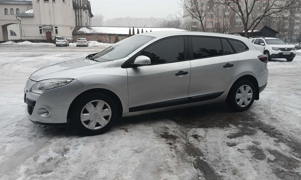 Renault MEGANE 3, хороший стан не ушатаний корч.
