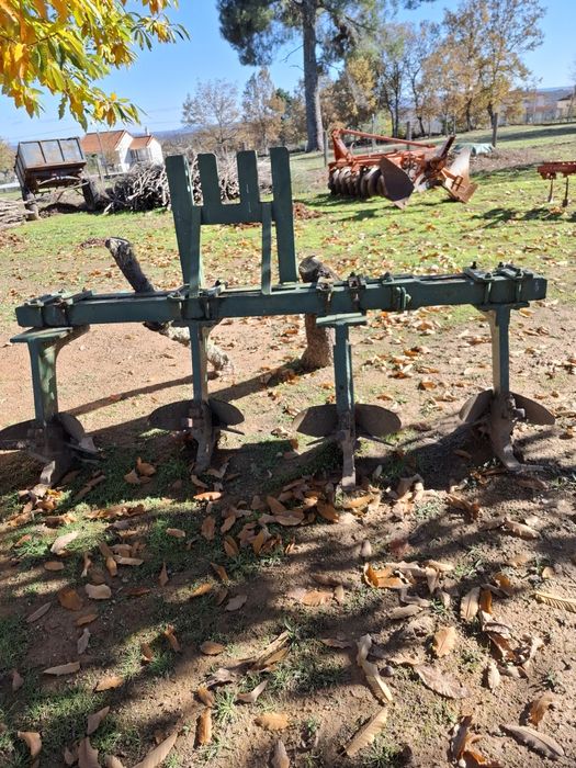 Arado de trator como novo