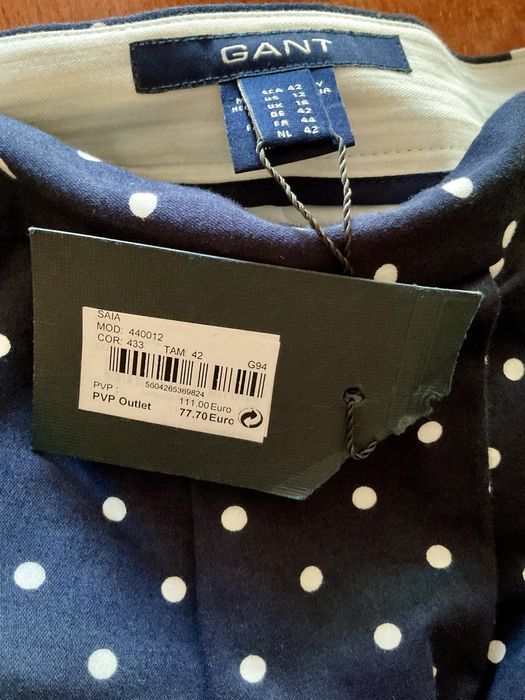 Saia Gant azul às bolinhas brancas