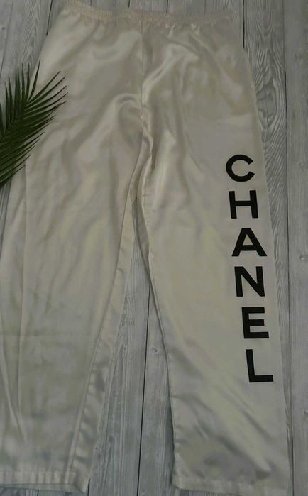 пижамы и брюки Chanel Armani