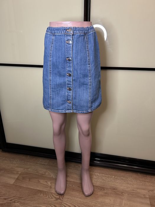 Спідниця-трапеція на гудзиках