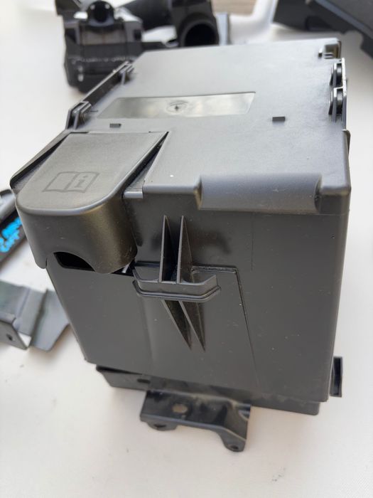 Obudowa akumulatora kompletna Citroen c3 aircross lift