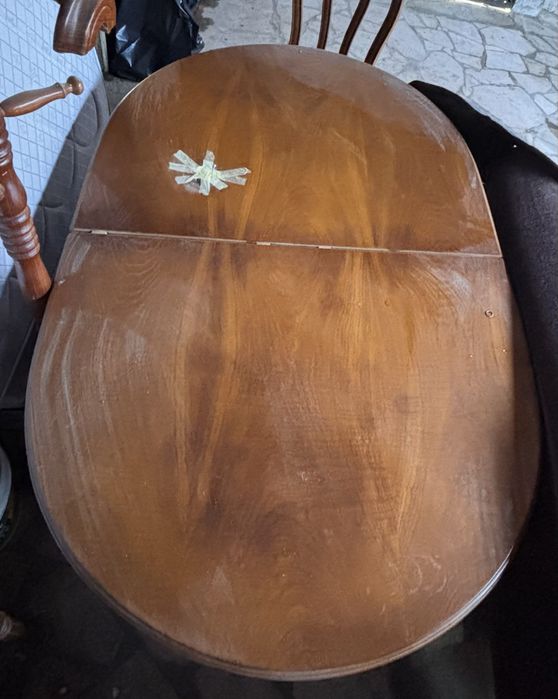 Mesa em madeira maciça