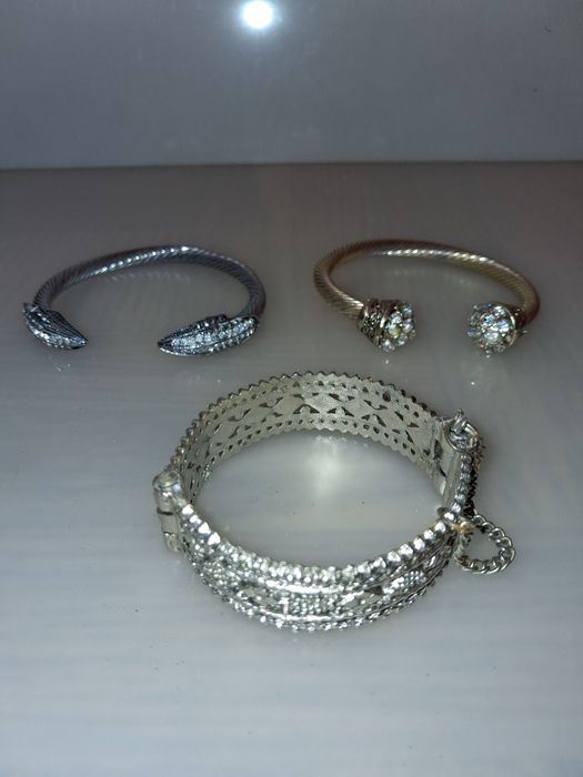 3 Pulseiras de Senhora Trabalhadas