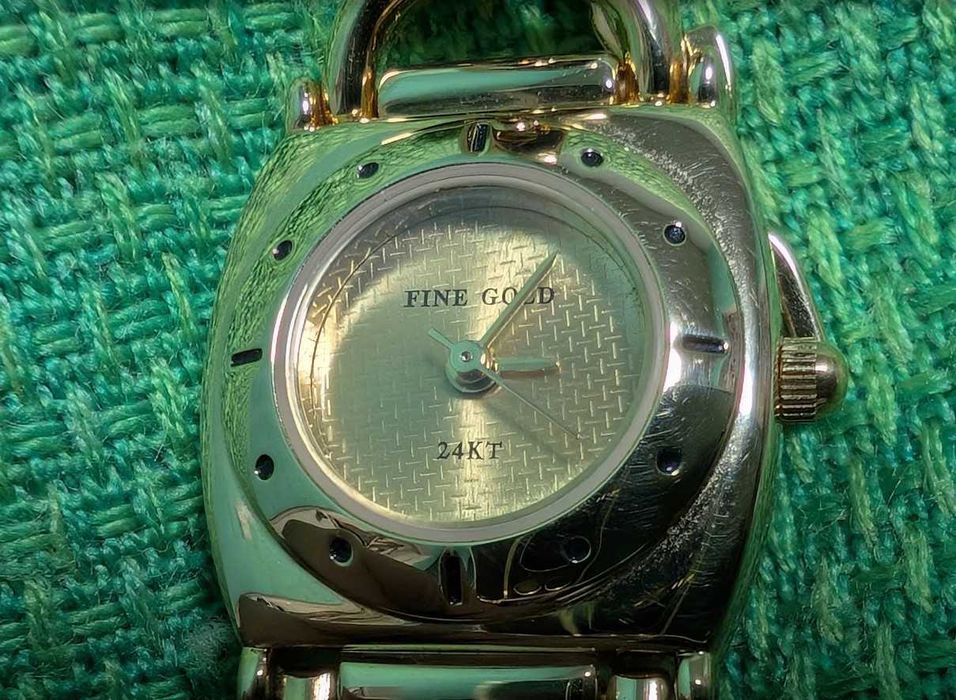 Fine Gold 24KT женские винтажные часы золотой циферблат  новая батарея