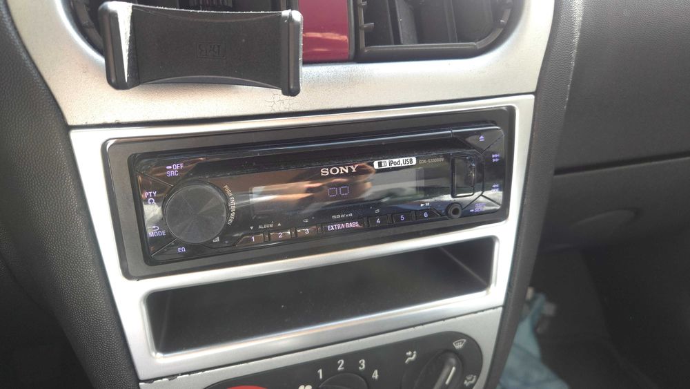 Autorrádio Sony - USB + Leitor de CD