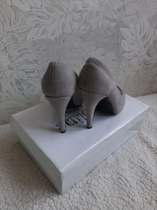 Italy Style szpilki r. 36 buty na obcasie
