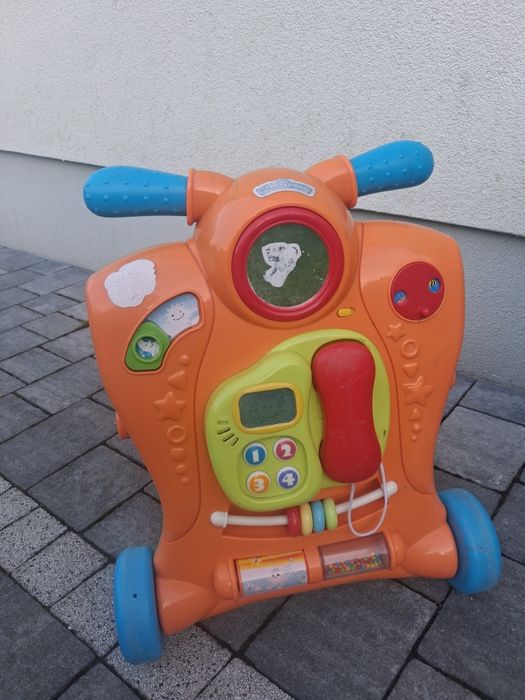 Jeździk z zabawkami