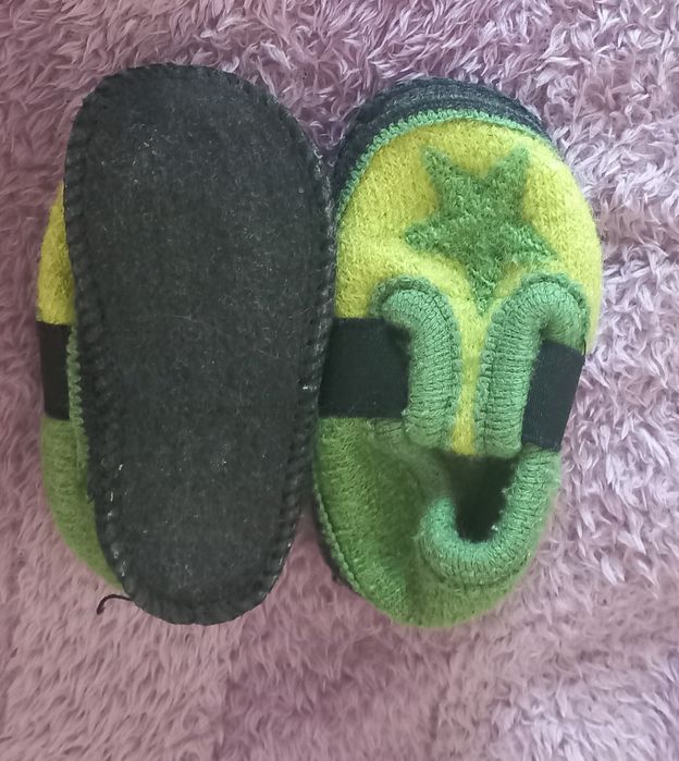 Кімнатне дитяче взуття