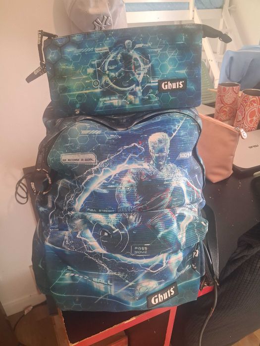 Muchila escular em bom estado