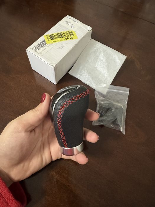 Насадка на ручку коробки передач в машину