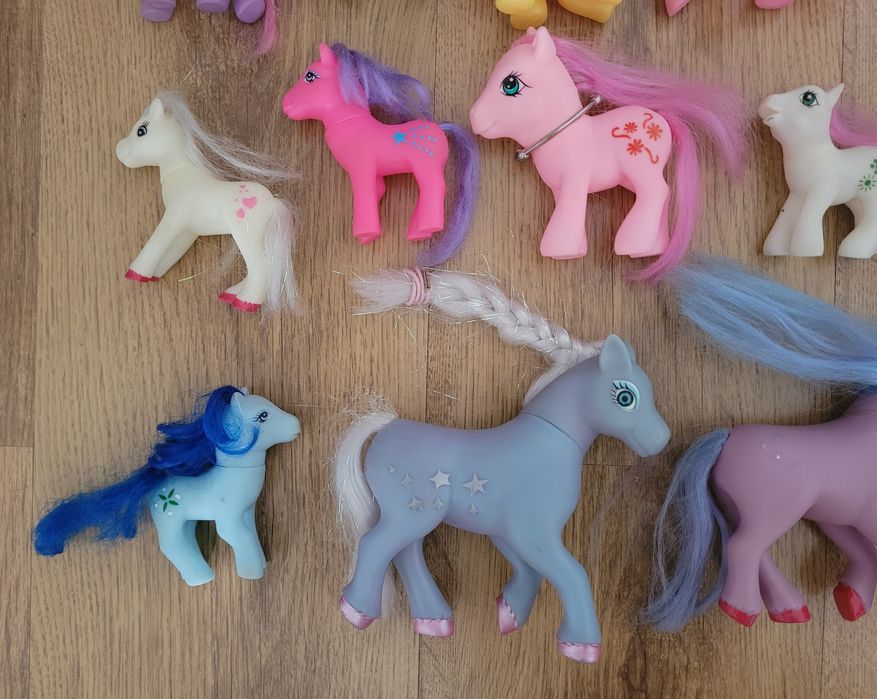 Kucyki My little pony stare