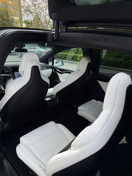 Tesla Model X 2017 VIN 5YJXCBE22HF050407 фото оголошення 10 з 13
