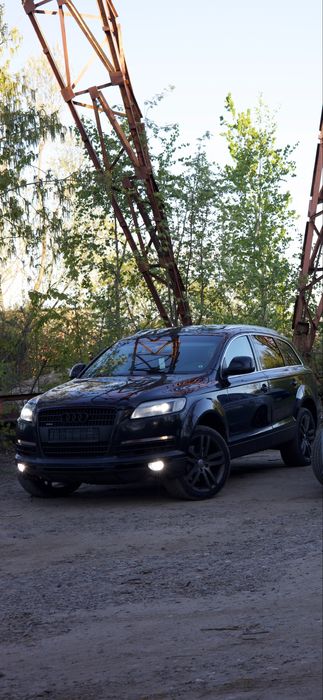 ТЕРМІНОВО продам машину Audi Q7