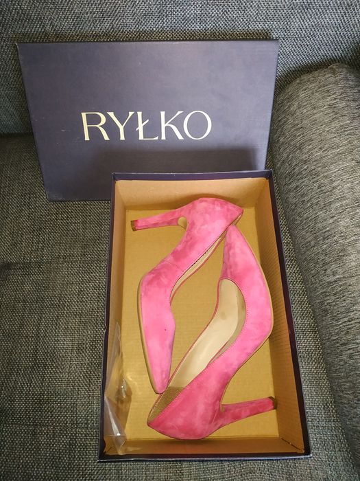 Szpilki zamszowe RYŁKO