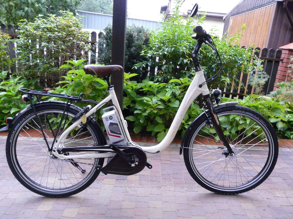Rower elektryczny RALEIGH Leeds Tour 26", 12 Ah, wzorowy stan Wieruszów