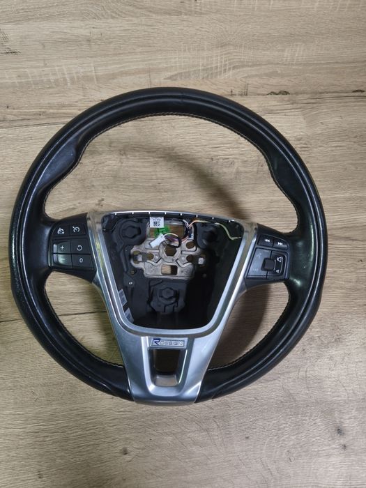 Volvo S60 II lift r-design kierownica wielofunkcyjna skórzana