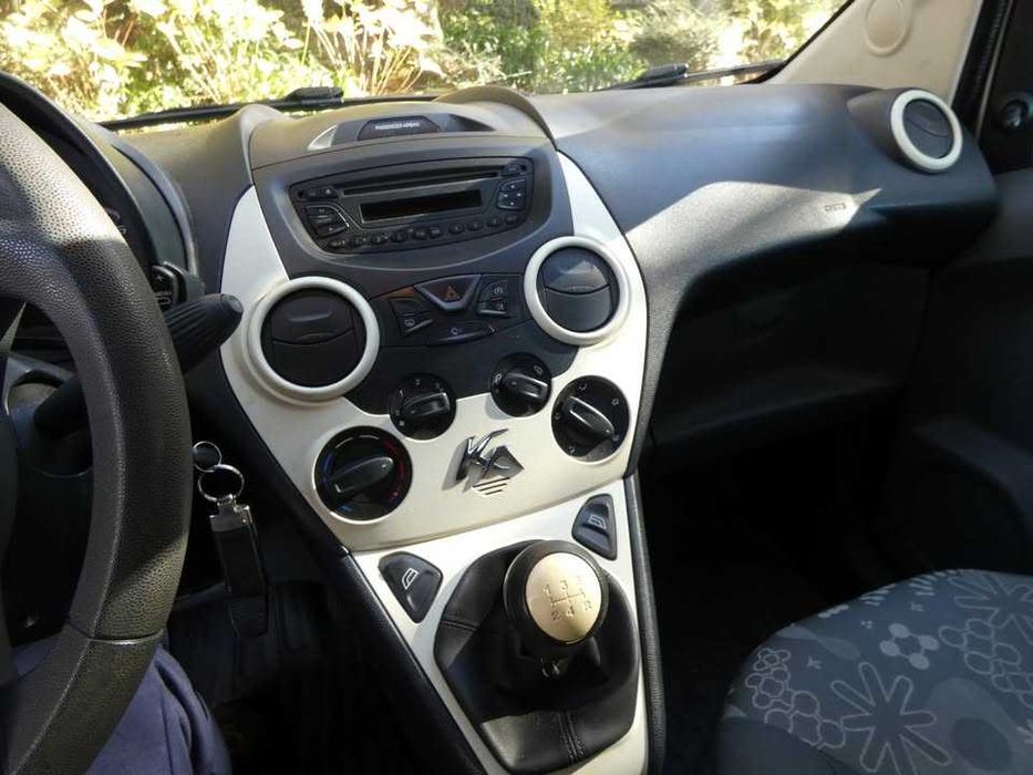 Vendo viatura Ford KA 1,25 Ano 2015, Bom estado geral, c/ac 3 Portas  Preço 5.000€