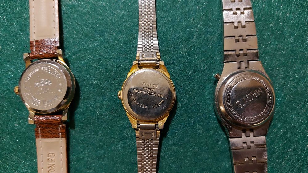 Conjunto de 5 relógios a pilhas