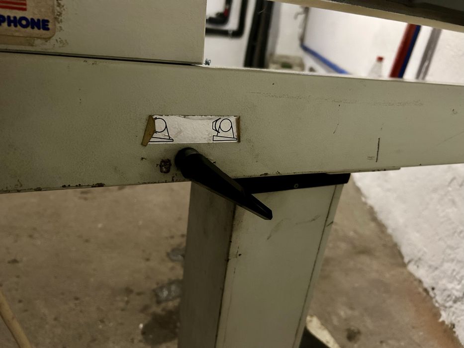 Stary magiel elektryczny składany