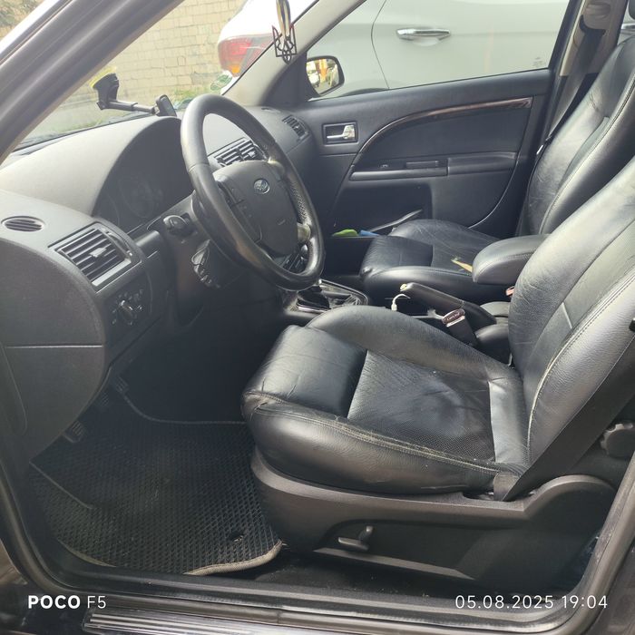 Авто у технічно гарному стані.Сів поїхав