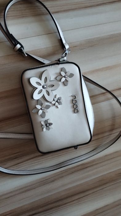 Nobo mała listonoszka