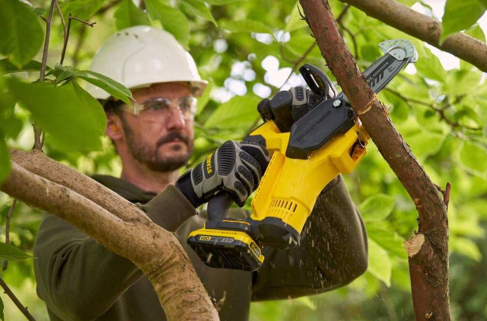 Akumulatorowa mini piła łańcuchowa 18V STANLEY FATMAX V20 SFMCPS415D1