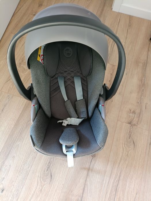 Łupina pierwszy fotelik samochodowy Cybex Cloud T i-size