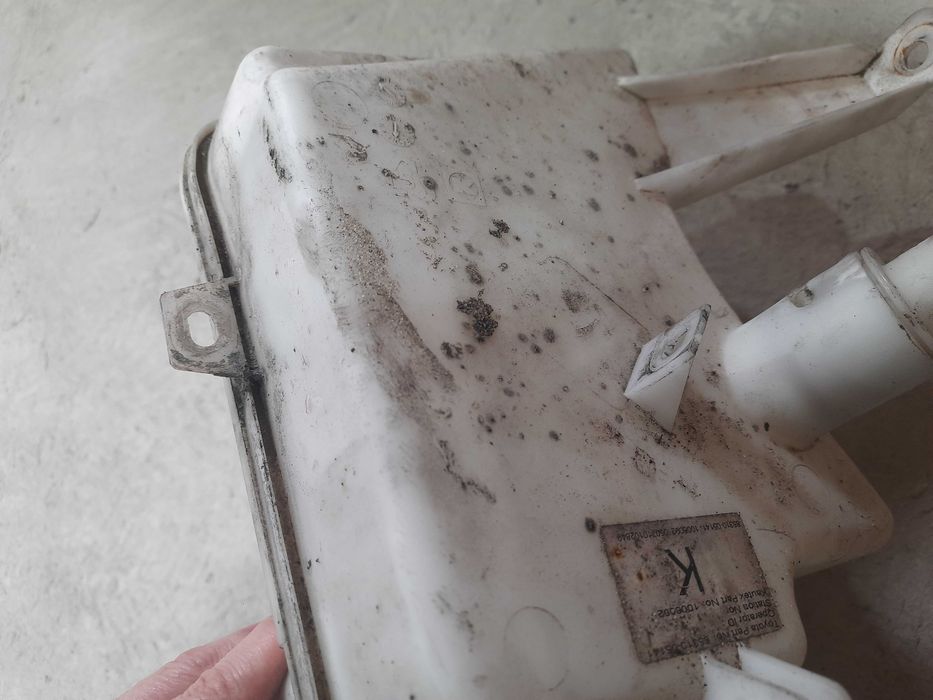 Бачок омивача омивайки обового скла Тойота Авенсіс т27 85310-05141