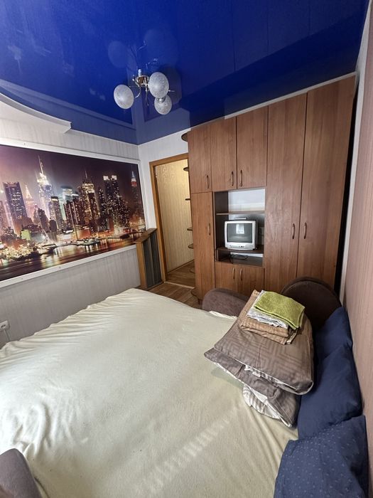 Велика 4 - кімнатна квартира -6 окремих місць