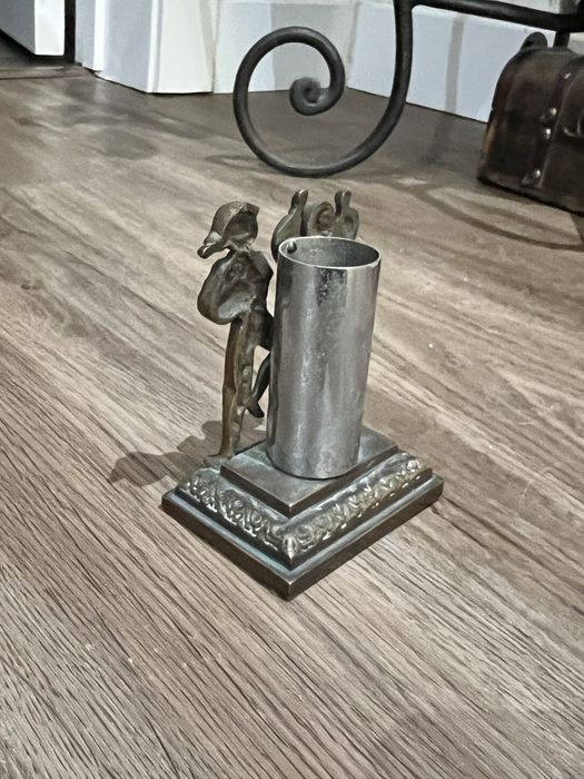 Porta-cirio pascal bronze.