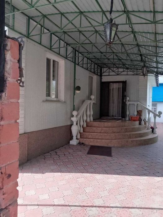 Продам гарний будинок з ремонтом в районі Масани