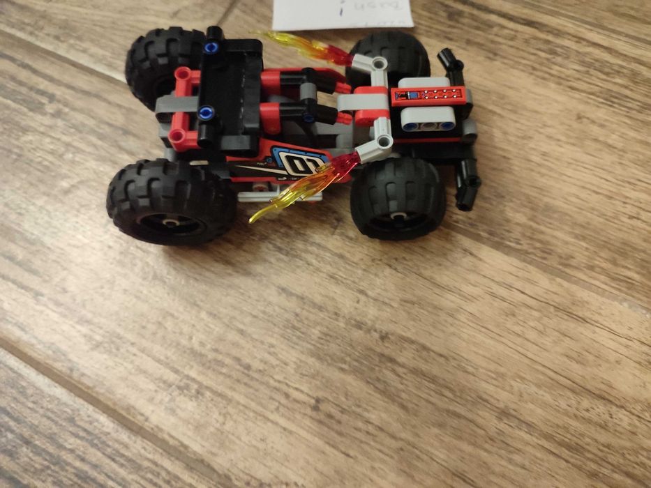LEGO 42073 Technic - Czerwona wyścigówka