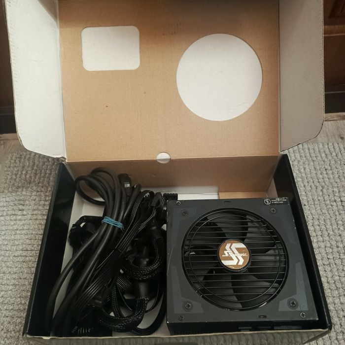 Блок живлення Seasonic Focus Plus Gold 750 w ssr 750fx0