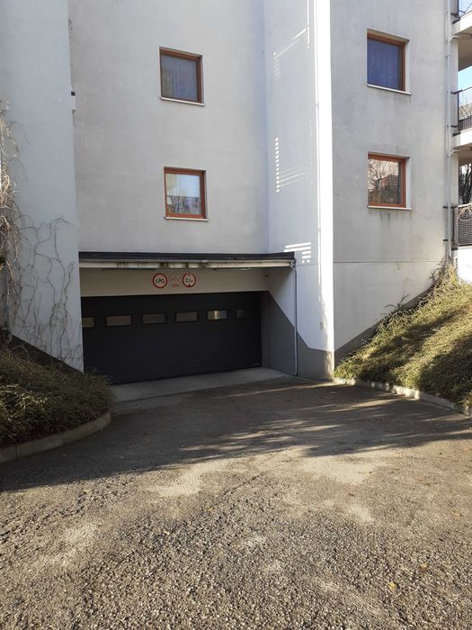 wynajem miejsca postojowego - wygoda i bezpieczeństwo