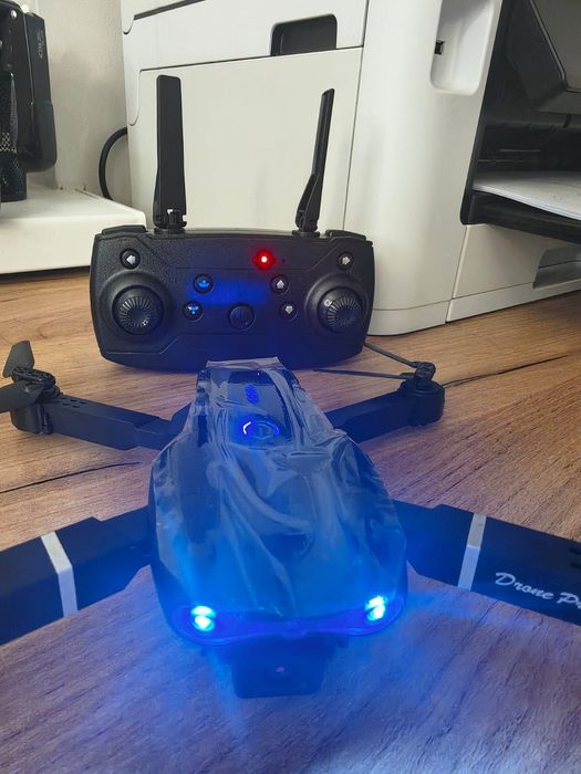 Nowy dron E99 z etui