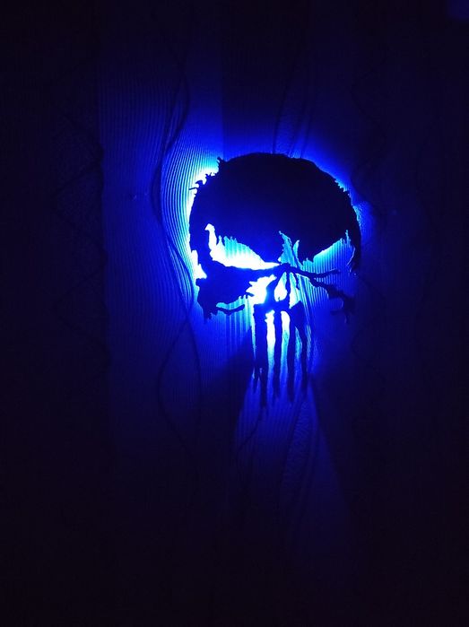 Металеве панно,шеврон Каратель Punisher.  Світильник нічник емблема з металу. Подарунок