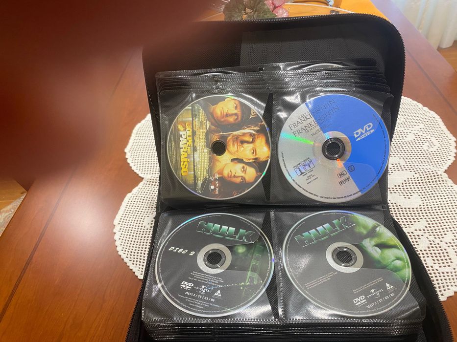 Leitor DVD SONY e 40 DVDs