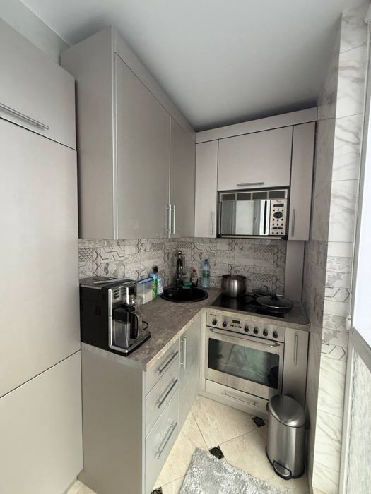 Продам 2-кімнатну квартиру в центрі